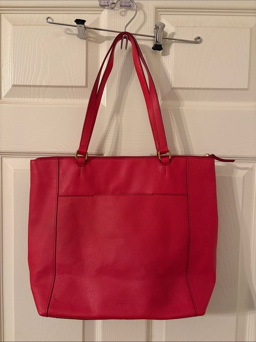Red Women’s Conceal Carry Leather Tote Bag from the Fossil brand.